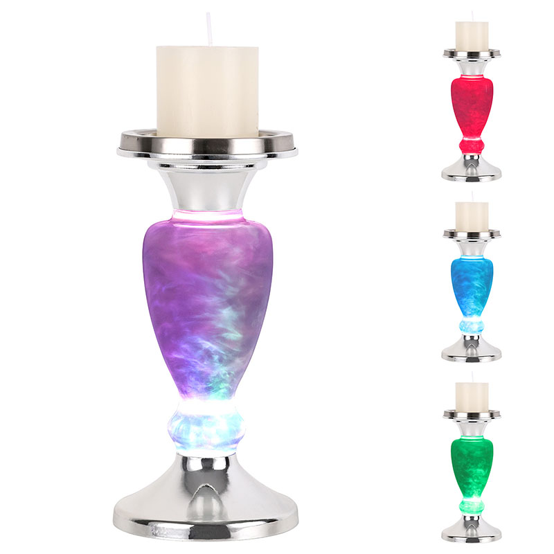 Luce notturna nuvolosa con candela