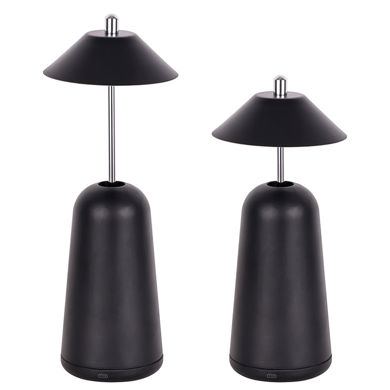 Lampada da scrivania moderna a LED con paralume regolabile in altezza